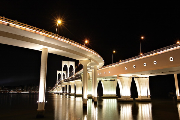 橋梁夜景燈光照明