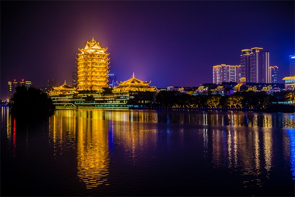 城市夜景亮化工程讓夜晚更加的有魅力